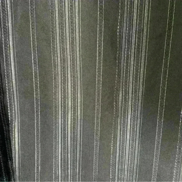 Liz&Co. Light Weight Zipper Jacket. Size 2X 22/24. Black and Silver - Picture 6 of 9